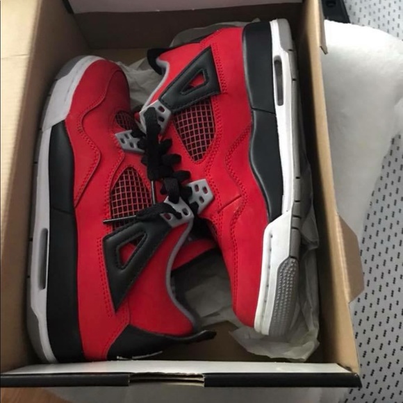 Jordan Shoes - Air Jordan 4 retro size 4y
